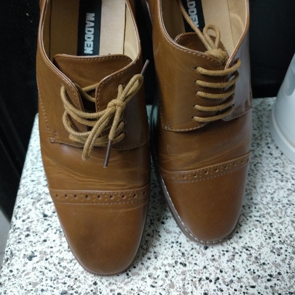 Shoes - Picture 3 of 6